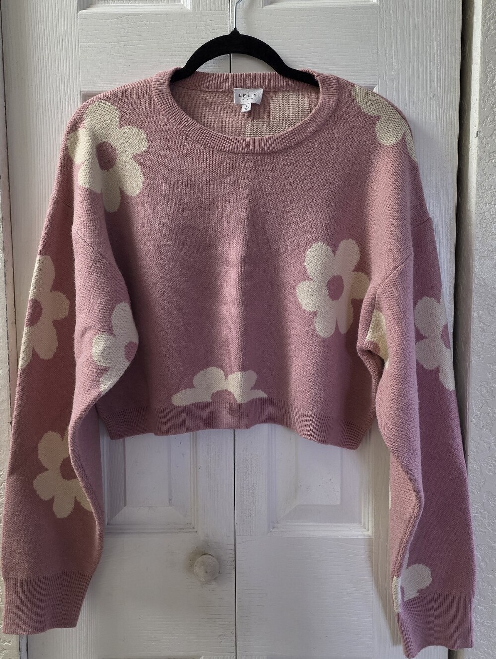 Le Lis Pink Floral Cropped Crewneck Sweater L - Picture 1 of 3